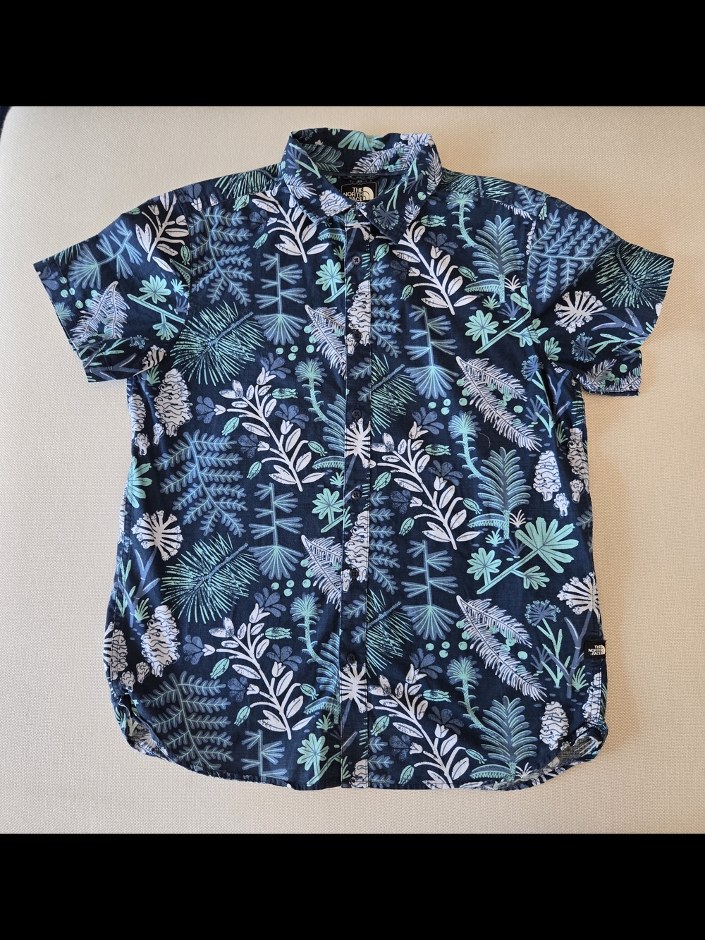 North Face Men's LARGE Button Down Hawaiian Shirt Tropical Beach Relaxed